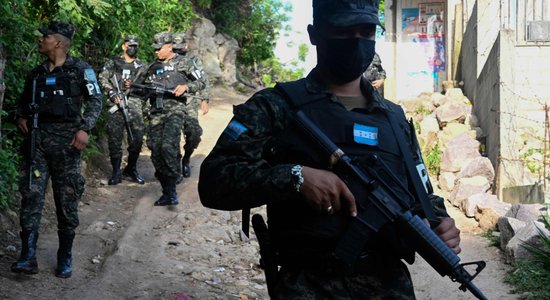 "Megacietumi" un teroristu birkas: Hondurasa bandas mēģinās apkarot ar Salvadoras metodēm   