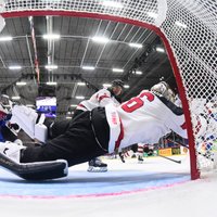 Pasaules čempione Kanāda uzvar slovākus un gūst trešo panākumu