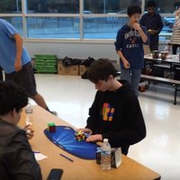 ВИДЕО: 14-летний американец собрал кубик Рубика за 4,9 секунды
