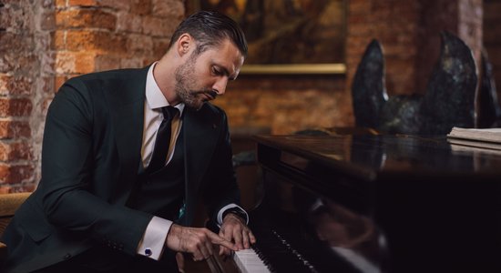 Noklausies! Pianists Kristaps Vanadziņš publicē singlu 'Sicīlijas pusdienas'