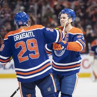 Makdeivids un Draizaitls atzīti par NHL marta spožākajām zvaigznēm