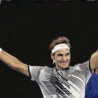 Federers ar graujošu uzvaru iekļūst 'Australian Open' pusfinālā