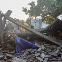 ФОТО. Сильное землетрясение в Индонезии: есть человеческие жертвы