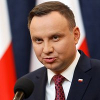 Polijas prezidents paraksta tiesu neatkarību apdraudošos likumus