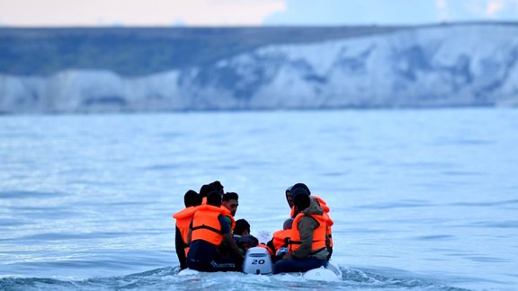 nelegālie migranti, migrācija, lielbritānija