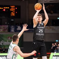 Eirokausu basketbols: Šiliņš turpina būt rezultatīvs, Kuruci pārspēj Strautiņu