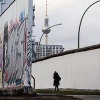 Foto: Berlīnes mūra krišana – 30 gadi kopš Aukstā kara beigām