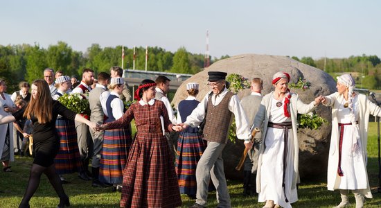 Likteņdārzā atdzims tradīcija svinēt Vasaras saulgriežus