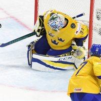 Latvijas hokeja izlases pretinieces Zviedrija un Krievija pārbaudes spēlēs svin uzvaras