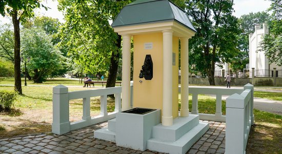 На бульваре Райня отремонтирована историческая будка с краном для питьевой воды