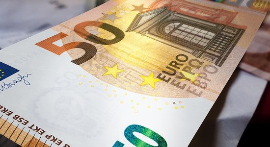 Lielākās Eiropas bankas vēlas atgriezties pie dividenžu un prēmiju izmaksām