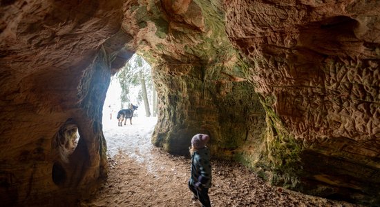 ФОТО. Пещеры, гигантский камень и источник: Кубесельская природная тропа длиной 3,6 км