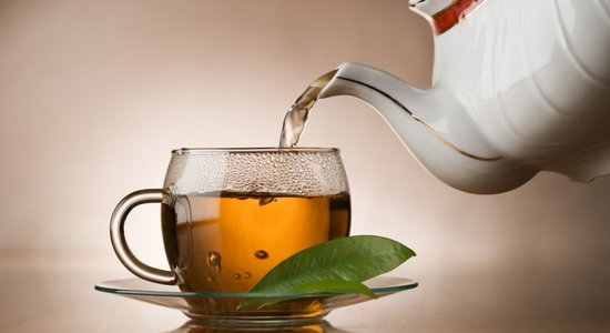 Pārāk daudz zaļās tējas var kaitēt veselībai, apgalvo zinātnieki