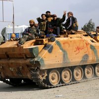 Karte: Turki kurdu Afrīnu Sīrijā plāno pilnībā okupēt maijā; apsver kampaņu arī Irākā