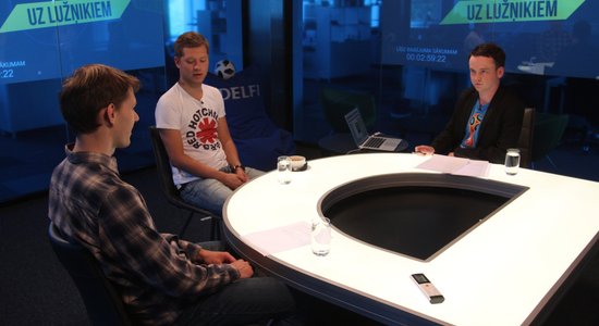 'Ceļš uz Lužņikiem': 'Delfi TV' viesojas mūziķis Ralfs Eilands un futbola eksperts Reinis Lācis