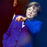 Меркель решила уйти на домашний карантин