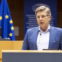 EP komitejā spriests par Ušakova izdošanu kriminālvajāšanai, vēsta LTV