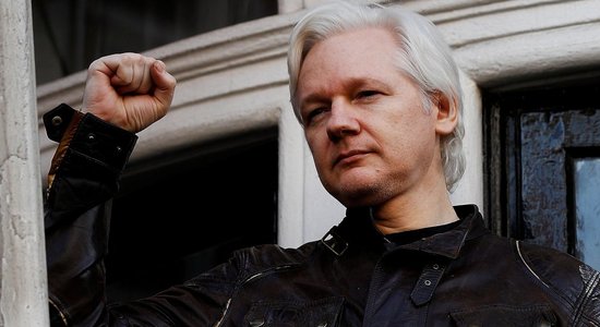 Полиция Лондона арестовала основателя WikiLeaks Ассанжа