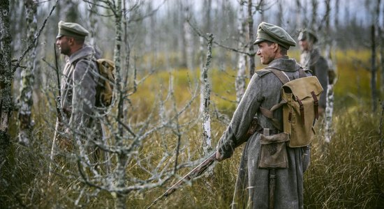 Foto: Kauju ainu filmēšana topošajai kara drāmai 'Dvēseļu putenis'