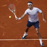 Federeram graujoša uzvara Francijas atklātā čempionāta otrās kārtas mačā