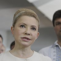 Ar Covid-19 inficētā Timošenko pieslēgta mākslīgās elpināšanas aparātam