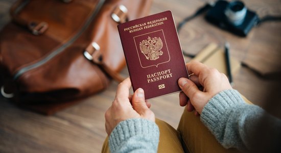 Нацобъединение предлагает обязать граждан РФ, имеющих ВНЖ в Латвии, получить статус постоянного жителя ЕС