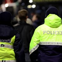 Izdarot brīdinājuma šāvienus, pakaļdzīšanās laikā policisti aiztur Lietuvas pilsoni; uzsākti 11 administratīvie procesi
