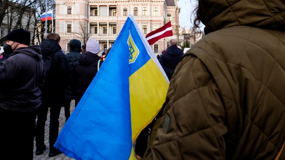 Protests pie Krievijas vēstniecības pret iebrukumu Ukrainā - 5