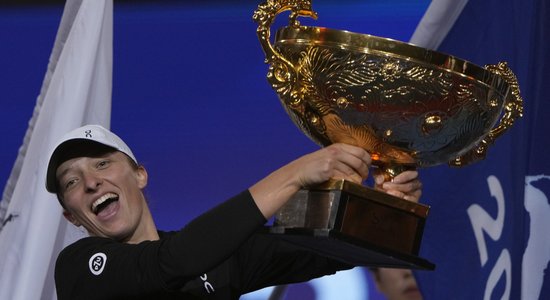 Švjonteka uzvar Pekinas 'WTA 1000' turnīrā