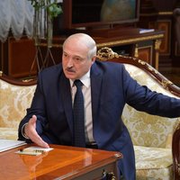 Lukašenko pieļauj, ka 'nedaudz aizsēdējies' prezidenta amatā