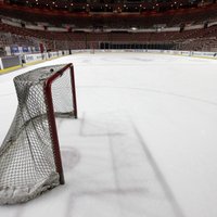 Припадок хоккеиста стал причиной отмены матча в АХЛ