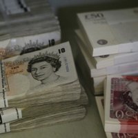 Ārvalstu noziedznieki 'uzskrūvē' Lielbritānijas īpašumu cenas