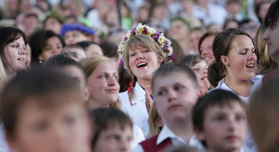 Oficiāli sākas XI Latvijas skolu jaunatnes dziesmu un deju svētki