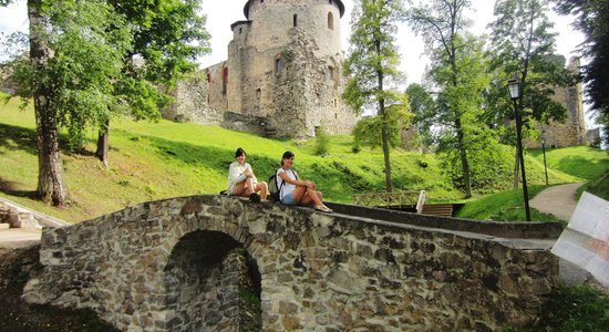 Atjaunos vairākas baznīcas un pilis pašvaldībās gar Gauju