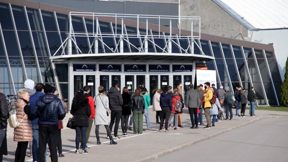 Masu vakcinācijas punkts Ķīpsalas izstāžu hallē - 28