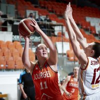 Šteinberga ar 13 punktiem palīdz 'Galatasaray' iekļūt FIBA Eirolīgas izslēgšanas turnīrā