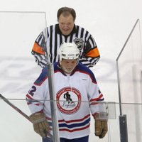 Самый грубый игрок в истории НХЛ обвиняется в сексуальном домогательстве на пути в Латвию