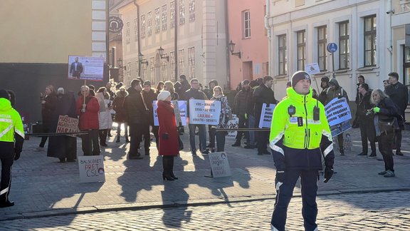 Latvijas vīru biedrība piketē pie Saeimas  - 9