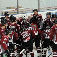 'Rīgas' hokejisti savā laukumā pārliecinoši uzvar 'Himik'