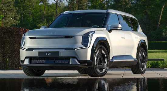 'Kia' Baltijas valstīs prezentē pilnībā elektrisko apvidnieku 'EV9'