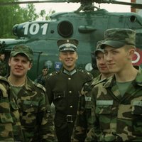 Latvijas armijai veltīti foto: No aviošova Tukumā līdz mācībām Islandē 90. gados