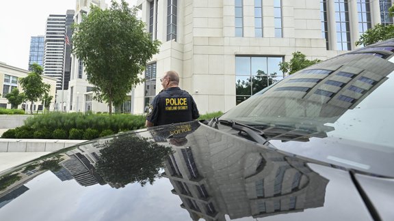 ASV no Salvadoras atved atpakaļ turp kļūdaini deportētu vīrieti 