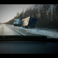 Video: Arī Lietuvā daudz avāriju un kauns par ceļu stāvokli