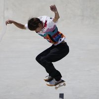 Japānas sportists Horigome kļūst par pirmo olimpisko čempionu skeitbordā