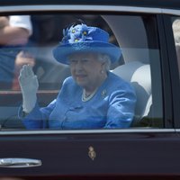 Londonas policijā sūdzas par karalienes Elizabetes II nepiesprādzēšanos mašīnā