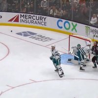 Video: NHL neveiksminiece 'Sharks' apbrīnojami neveikli zaudē vārtus