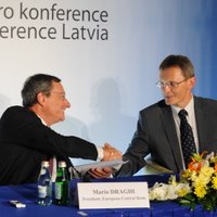 Драги: вводя евро, Латвия закрепит свое место в сердце Европы