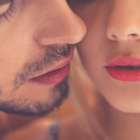 Психологи: длительность отношений зависит от первого секса пары