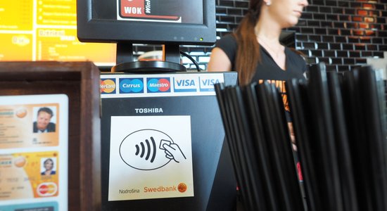 'Swedbank' ievieš norēķinus ar mobilo tālruni