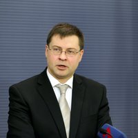 Dombrovskis: Ukrainai nekavējoties jārisina gāzes piegāžu nodrošināšana un budžeta deficīta mazināšana